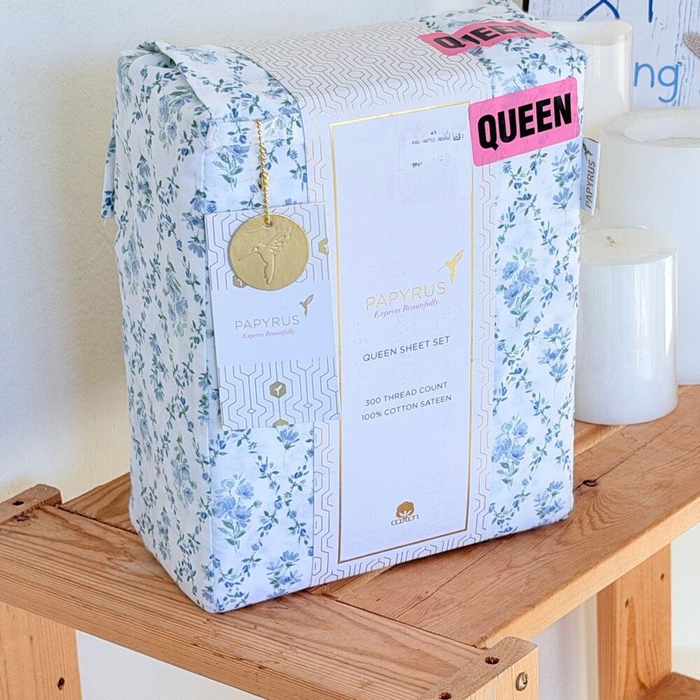 NWT Papyrus100% Cotton Sateen Queen Blue Trellis 4 Pc 18”  Deep Pocket Sheet Set